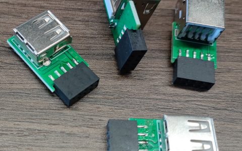 主板前置9针9Pin扩展USB2.0 接口后，机箱内置蓝牙、启动盘